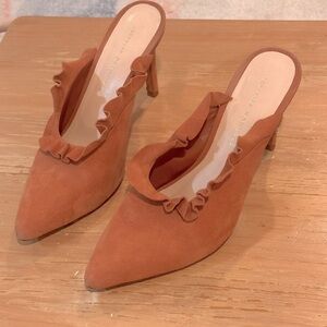 PERFECT LOEFFLER RUFFLE HEEL